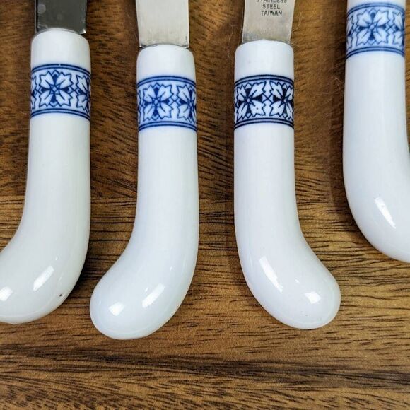 Vintage Blue & White Ceramic Handle 12 Spreader Knives w/ Wood Block, Taiwan - Picture 6 of 8